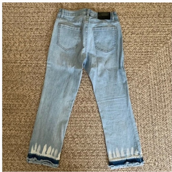 New DKNY ladies jeans - Picture 2 of 5